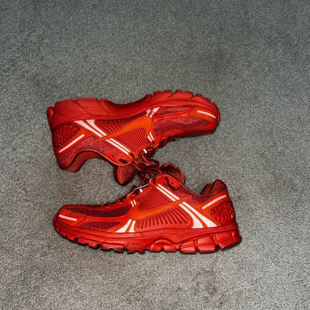 Nike vomero 18 red clay Athletic Sneakers